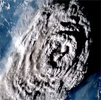 Cột khói trong vụ phun núi lửa Tonga chạm tới tầng 3 của khí quyển