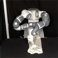 Ra mắt SpeedFolding - Robot gấp quần áo "siêu nhanh"