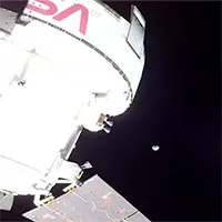 Tàu vũ trụ Orion lần đầu quay video selfie với Mặt trăng