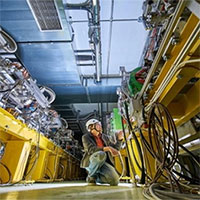 Tiêu diệt khối u sâu trong cơ thể bằng chùm electron