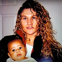 Bà mẹ này đã suýt mất quyền nuôi con vì DNA siêu hiếm!