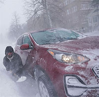 Thành phố của Mỹ chìm trong lớp tuyết dày tới 1,2m