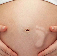 Bí ẩn hàng thế kỷ việc thai nhi đạp bụng mẹ