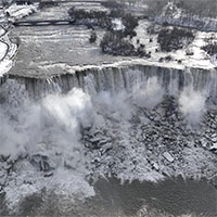 Khung cảnh kỳ thú được tạo thành nhờ trận bão tuyết mạnh nhất trong lịch sử 50 năm tại Mỹ