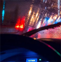 Có gì trong tấm dán 