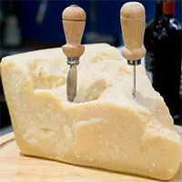 Sự thật ít người biết về loại phô mai gây tranh cãi