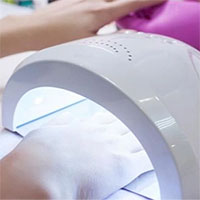 Phát hiện đèn sấy móng tay bằng tia cực tím có thể gây tổn thương và đột biến gene