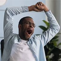 Tại sao con người và nhiều loài động vật lại vươn vai?