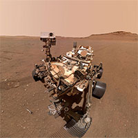 Robot NASA chụp selfie với kho mẫu vật ngoài hành tinh