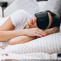 Vì sao con người cảm giác bị rơi xuống vực khi ngủ?