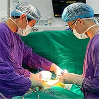Lần đầu tiên Việt Nam ghép thành công tim, thận cùng lúc cho một bệnh nhân