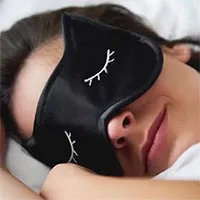 Đeo bịt mắt khi ngủ giúp tỉnh táo hơn vào ngày hôm sau