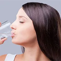 Điều gì xảy ra khi sử dụng cốc nước trong một tuần không rửa?