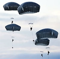 Tại sao máy bay dân dụng gặp sự cố hành khách lại không nhảy dù để thoát nạn?