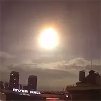 Vệ tinh NASA bốc cháy, rơi xuống thủ đô Ukraine