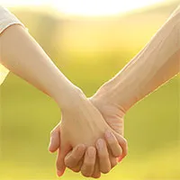 Lợi ích của những cái nắm tay có thể bạn chưa biết