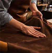 Vật liệu giúp tạo ra những chiếc áo da có khả năng tự sửa chữa