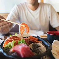 Tại sao người Nhật ăn cá sống mỗi ngày mà không sợ bị nhiễm ký sinh trùng?