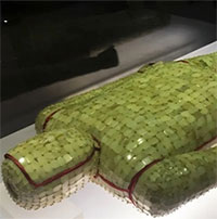 Tại sao vua chúa Trung Quốc cổ đại dùng áo quan ngọc bích?