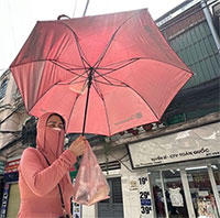 Miền Bắc, miền Trung nắng nóng kéo dài