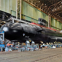 Vì sao con người chỉ ở trong tàu ngầm tối đa 90 ngày, nhưng có thể ở bên ngoài không gian 6 tháng hoặc hơn?