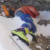Thung lũng Cầu vồng - tử địa của những người leo đỉnh Everest