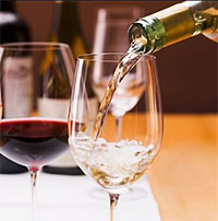 Một nghiên cứu lớn cho thấy: Uống rượu gây nguy cơ mắc tới 60 bệnh