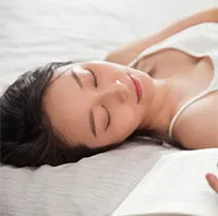 Không có máy lạnh, làm thế nào để ngủ mát, dễ chịu hơn?