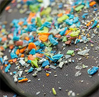 Hạt vi nhựa đã xuất hiện trong không khí con người hít thở