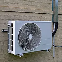 Trời mưa rào rào, có nên che chắn cục nóng điều hoà?