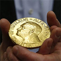 Tai hại ít ai biết đến sau khi thắng giải Nobel