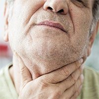 Tại sao giọng nói thay đổi khi bạn già đi?