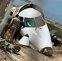Khoảnh khắc máy bay Somalia chệch khỏi đường băng, mất kiểm soát vỡ tan tành gây hoảng loạn ngày 11/7