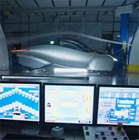 Thử nghiệm xe điện năng lượng Mặt trời trong hầm gió