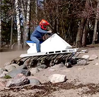 Ra mắt xe vượt địa hình 18 bánh chạy bằng điện