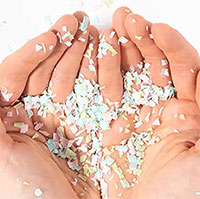 Hiểm họa khôn lường khi 1 lít nước tồn tại lên tới 12.000 vi hạt nhựa