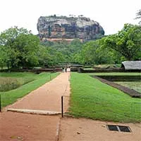 Cận cảnh "pháo đài sư tử" cao gần 200m giữa rừng rậm Sri Lanka
