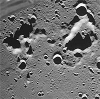 Hình ảnh núi lửa trên Mặt trăng được chụp bởi tàu vũ trụ Luna-25