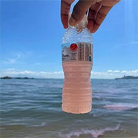 Nước biển tại Malaysia bất ngờ chuyển màu hồng