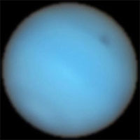 Điểm tối bí ẩn trong khí quyển của sao Hải Vương