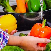 Bác sĩ chỉ ra các nguyên nhân và dấu hiệu cảnh báo ngộ độc thực phẩm