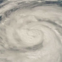 Những cơn bão có thể mang vi khuẩn ăn thịt người tấn công chúng ta