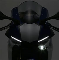 Tại sao đèn xe máy phân khối lớn chỉ sáng một bên?