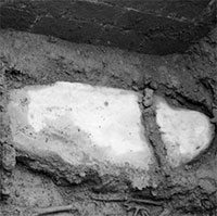 Xác ướp Trung Cổ nguyên vẹn trong quan tài chì