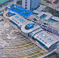 Các kĩ sư Trung Quốc di chuyển bến xe buýt nặng 30.000 tấn hàng trăm mét bằng cách "đi bộ"