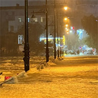 Mưa lớn khiến lũ tràn về thành phố Huế