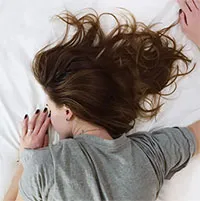 Cách để giảm nhanh cơn đau cổ do ngủ sai tư thế