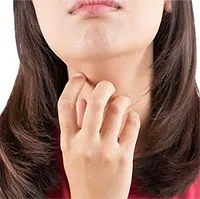 Ngứa họng do dị ứng không khí lạnh, viêm mũi: Làm cách nào để giảm nhẹ?