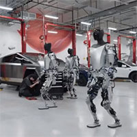 Robot tấn công tàn bạo kỹ sư tại nhà máy Tesla, viễn cảnh đáng sợ nhất của tương lai đã xảy ra?