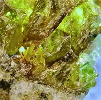 Báu vật đính pha lê rơi từ "hành tinh tiền thân" của Trái đất